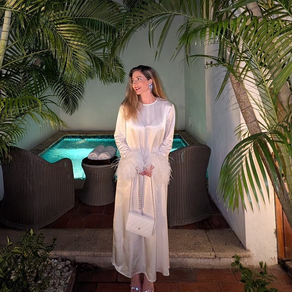 Sleeper Suzi  Dress With Detachable Feathers - Picture 11 of 12